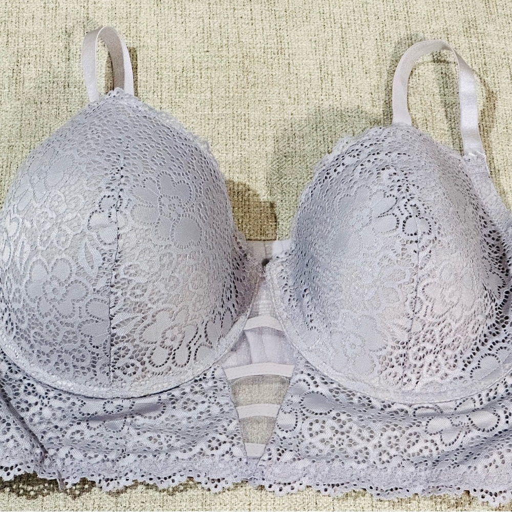 Lace Underwire Bra in Lavender